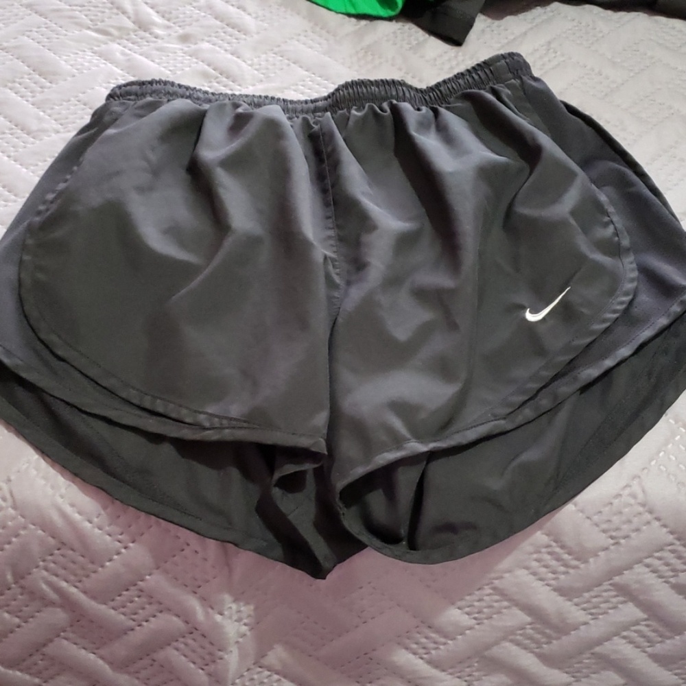 Nike black dri-fit lined shorts